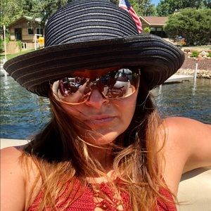 Meet your Posher, Corina